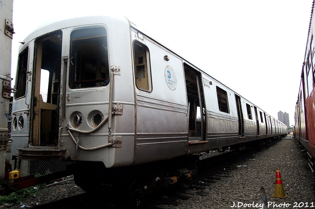 Blue R44 Train (296k, 1024x680) Country: United States City: New York System: New York ...