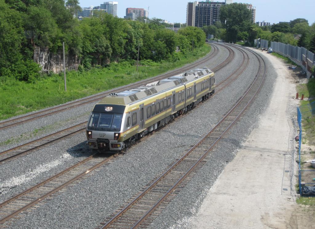 (171k, 1024x745)<br><b>Country:</b> Canada<br><b>City:</b> Toronto<br><b>System:</b> Union-Pearson Express<br><b>Photo by:</b> Collection of nycsubway.org<br><b>Date:</b> 7/3/2015<br><b>Notes:</b> Train to the airport approaching from Union. Lead car is 1010.<br><b>Viewed (this week/total):</b> 0 / 1643