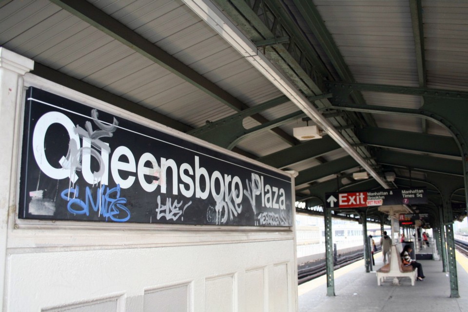 (210k, 960x640)<br><b>Country:</b> United States<br><b>City:</b> New York<br><b>System:</b> New York City Transit<br><b>Location:</b> Queensborough Plaza<br><b>Photo by:</b> Todd Glickman<br><b>Date:</b> 11/12/2007<br><b>Notes:</b> Station view.<br><b>Viewed (this week/total):</b> 3 / 2131